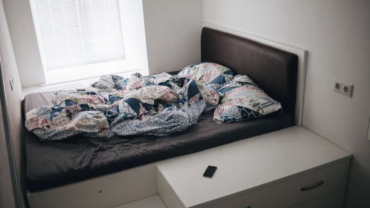 Où placer le lit dans une petite chambre ?