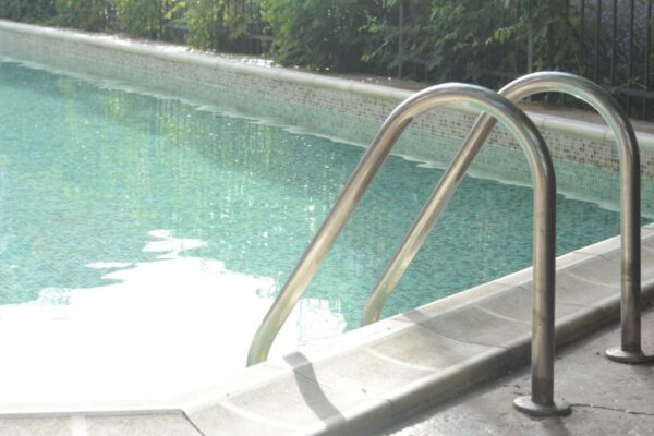pourquoi ma piscine est trouble